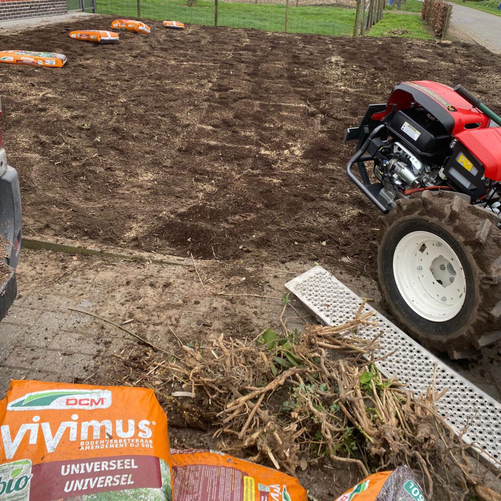 totale aanplanting van tuinen in het aanleggen van een tuin