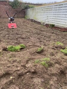 2. Rol de grasmat na een paar dagen opnieuw aan