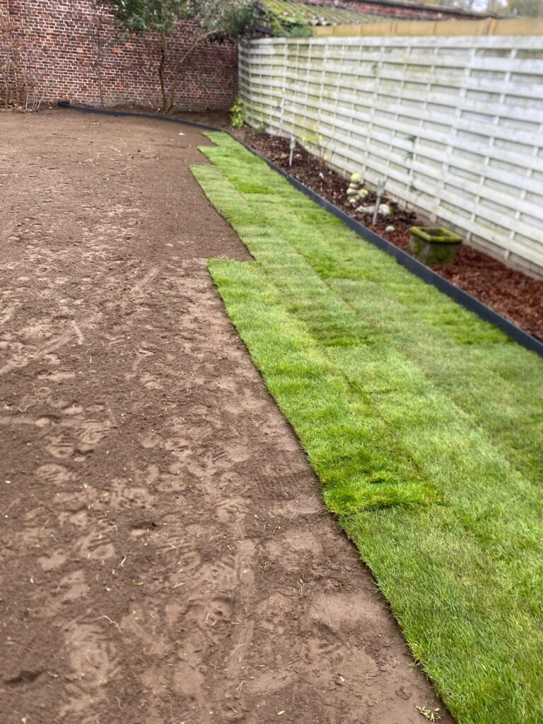 Frezen, egaliseren en grasmatten leggen